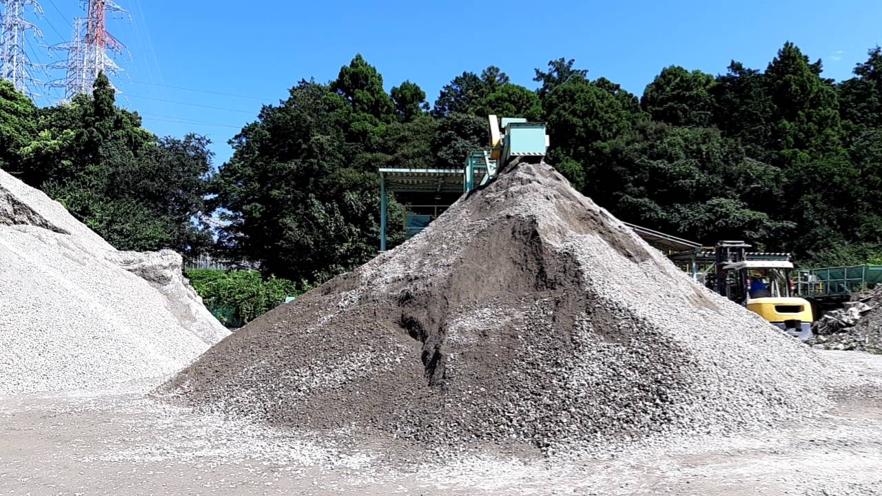 磐田工場 | 株式会社 リサイクルクリーン 磐田工場です。 コンクリートガラの受入れ、静岡県土木事務所認定の再生砕石0-40の販売をしています。  大型ダンプでの配達、引取もお気軽にお問合せ下さい。 静岡県磐田市大久保729-1 ℡0538-38-2851 fax0538-38-2862